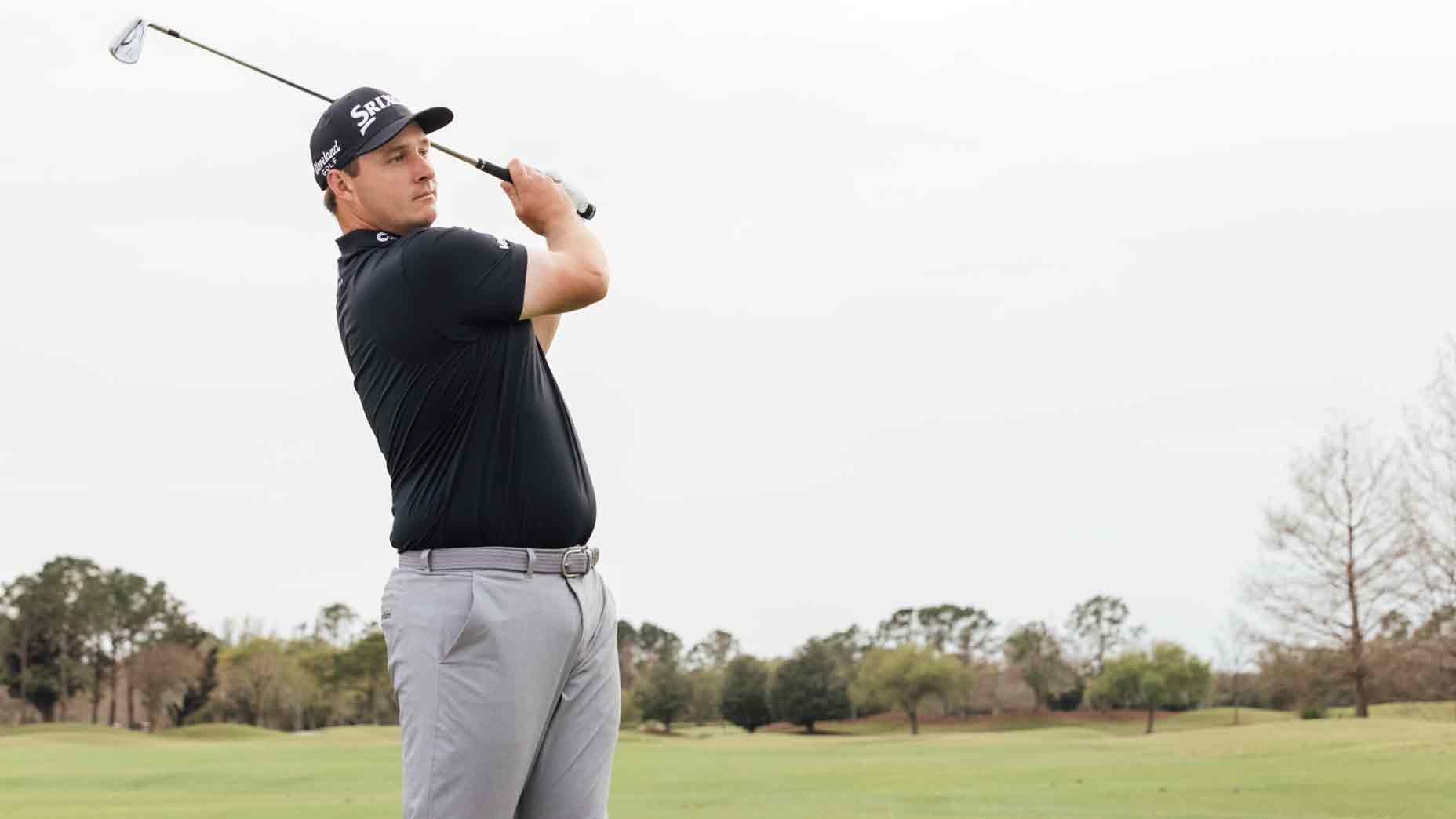 Sepp Straka swings a golf club wearing Mizzen+Main